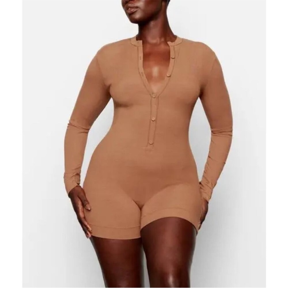 SKIMS Long Sleeve Henley Romper - Brown